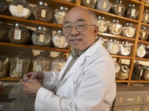 Senior Chinese-herbalist in store