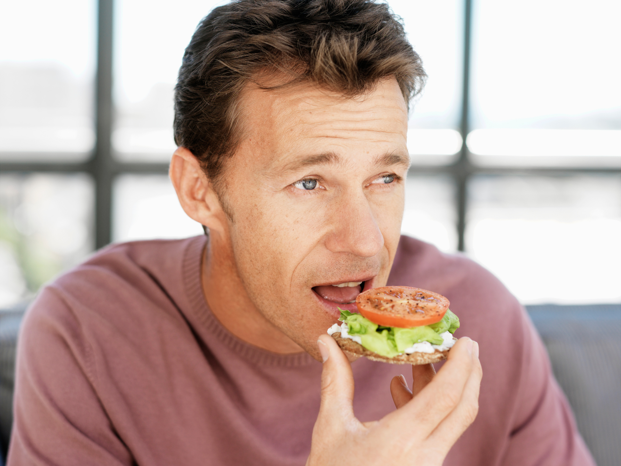 6 essential foods for men over 40