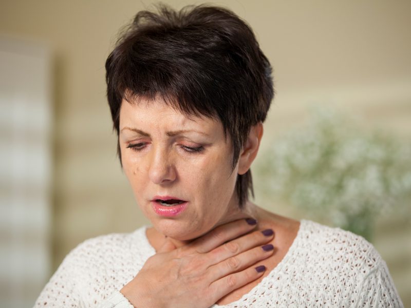 How To Recover From Toxic Mold Syndrome Easy Health Options Woman With Cold