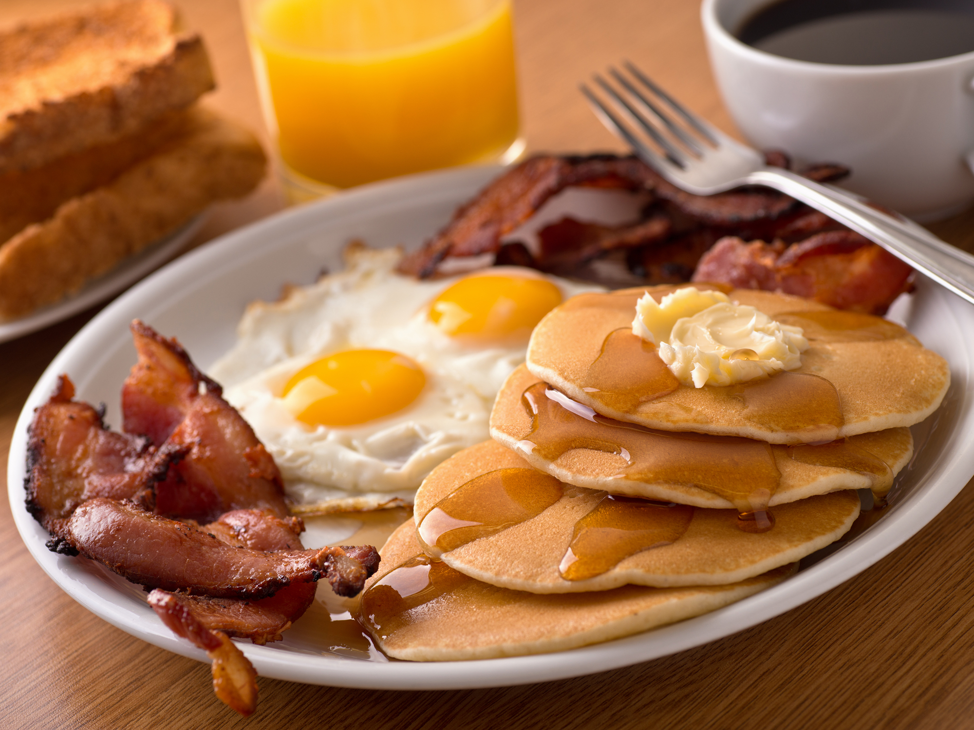 To lower BMI, BP, lipids and more: Get your breakfast on!