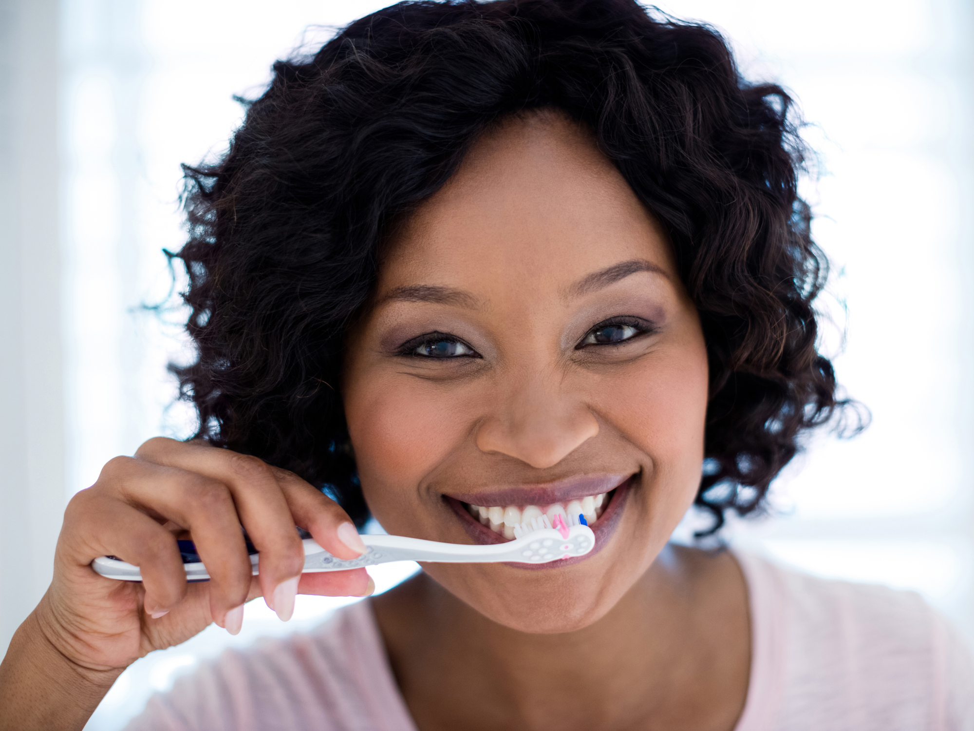 The ‘healthy’ dental habit that destroys your thyroid