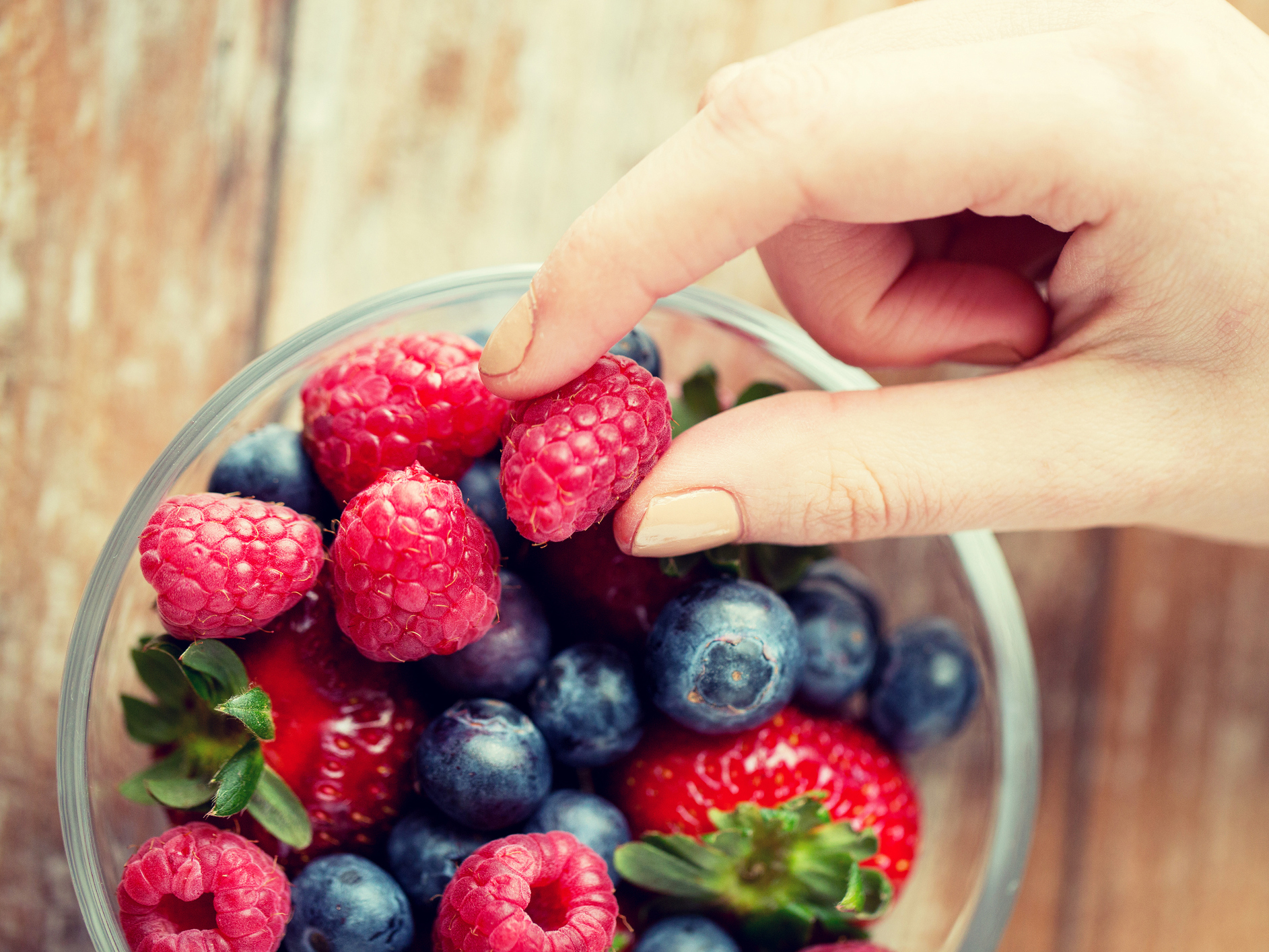 A berry good way to lower the risk of heart problems by 15 percent