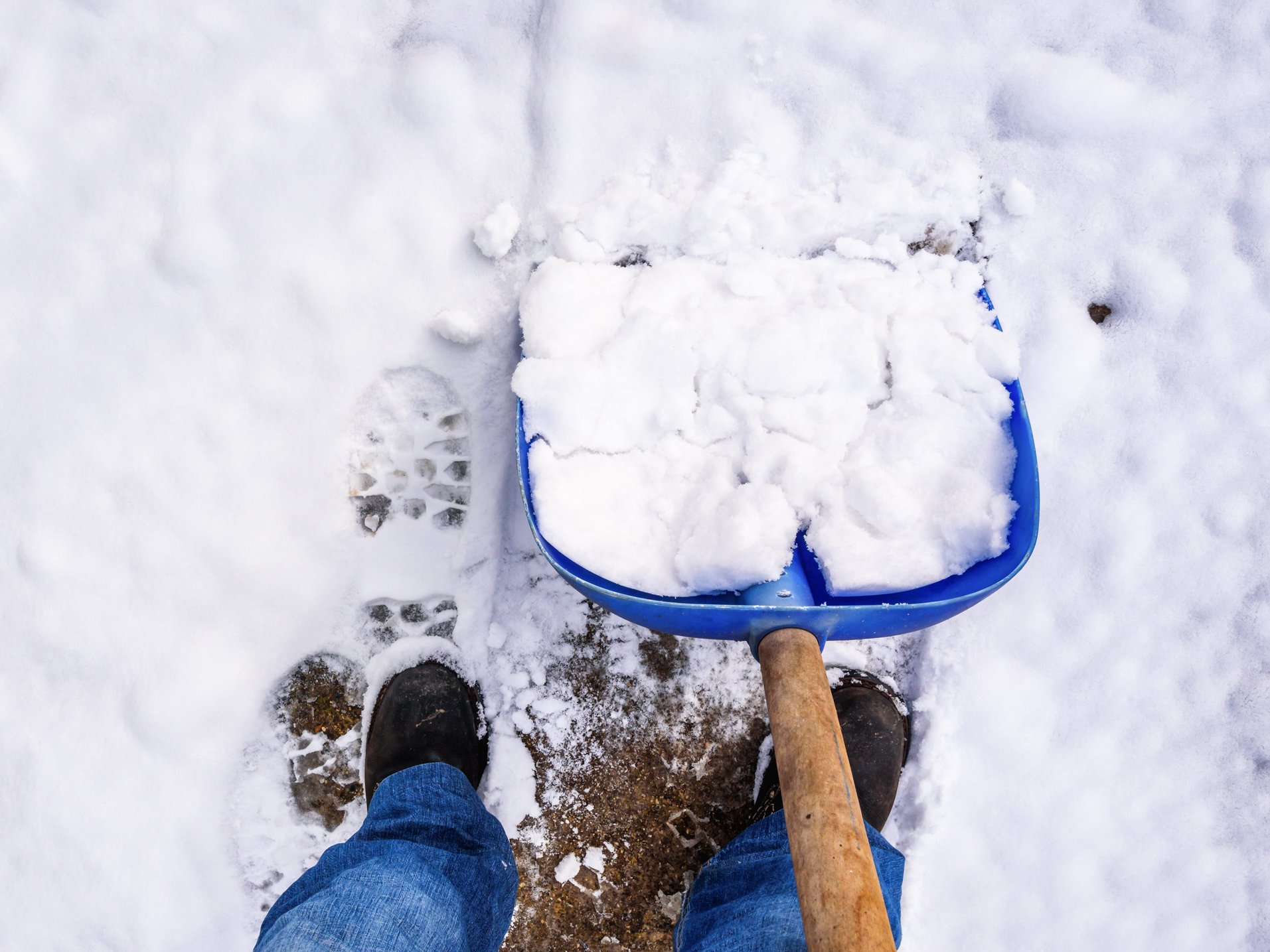 Why snow shoveling can spell a heart attack even if you’re healthy