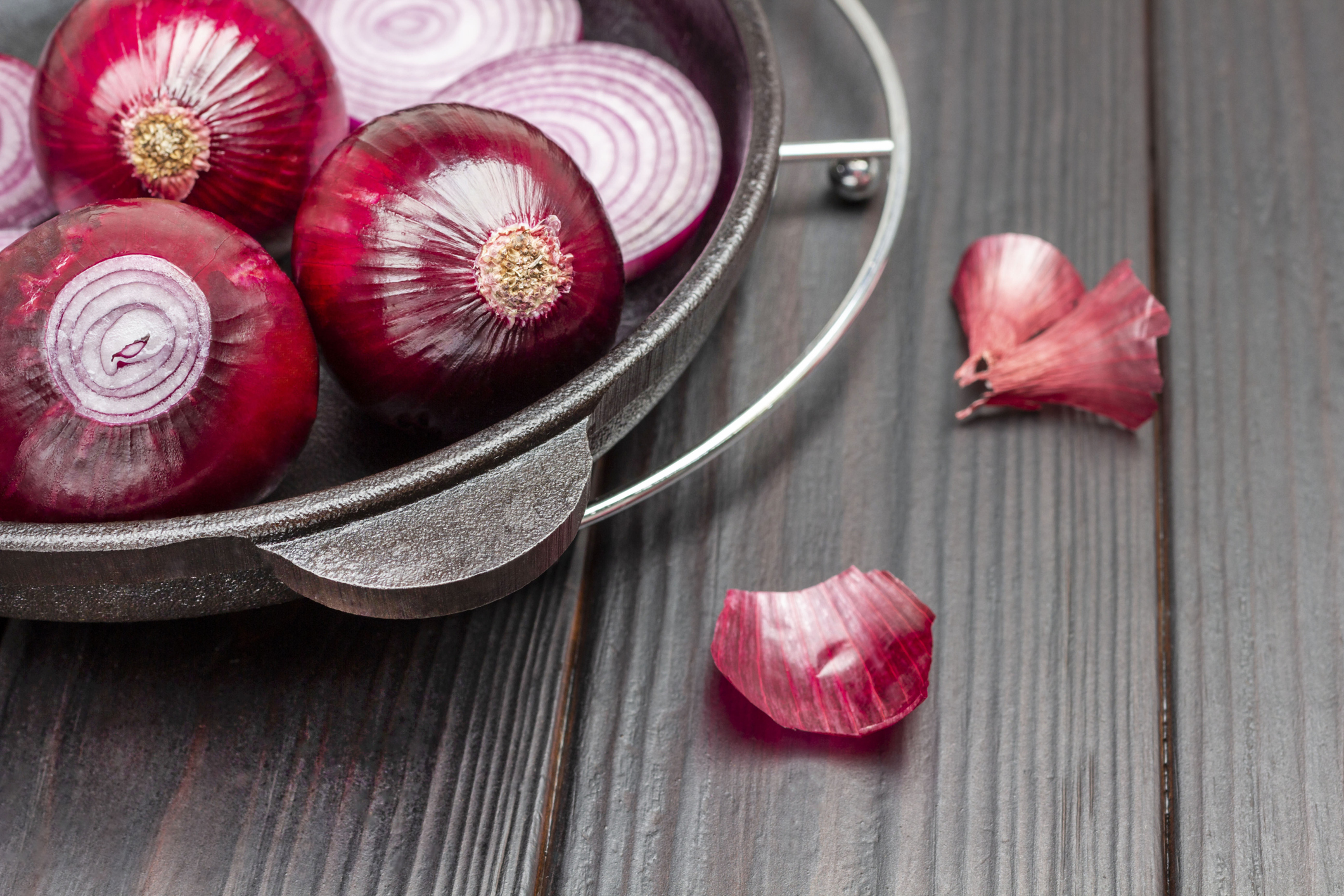 10 natural ways to make ‘onion breath’ go away