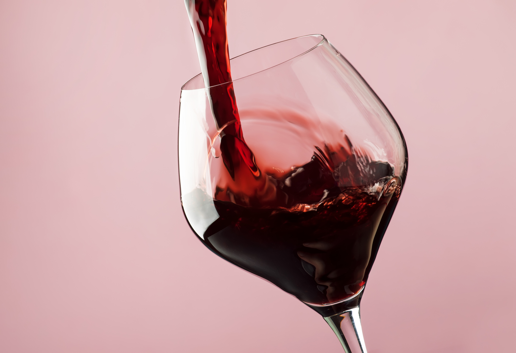 3 ways red wine compounds promote a healthy mouth