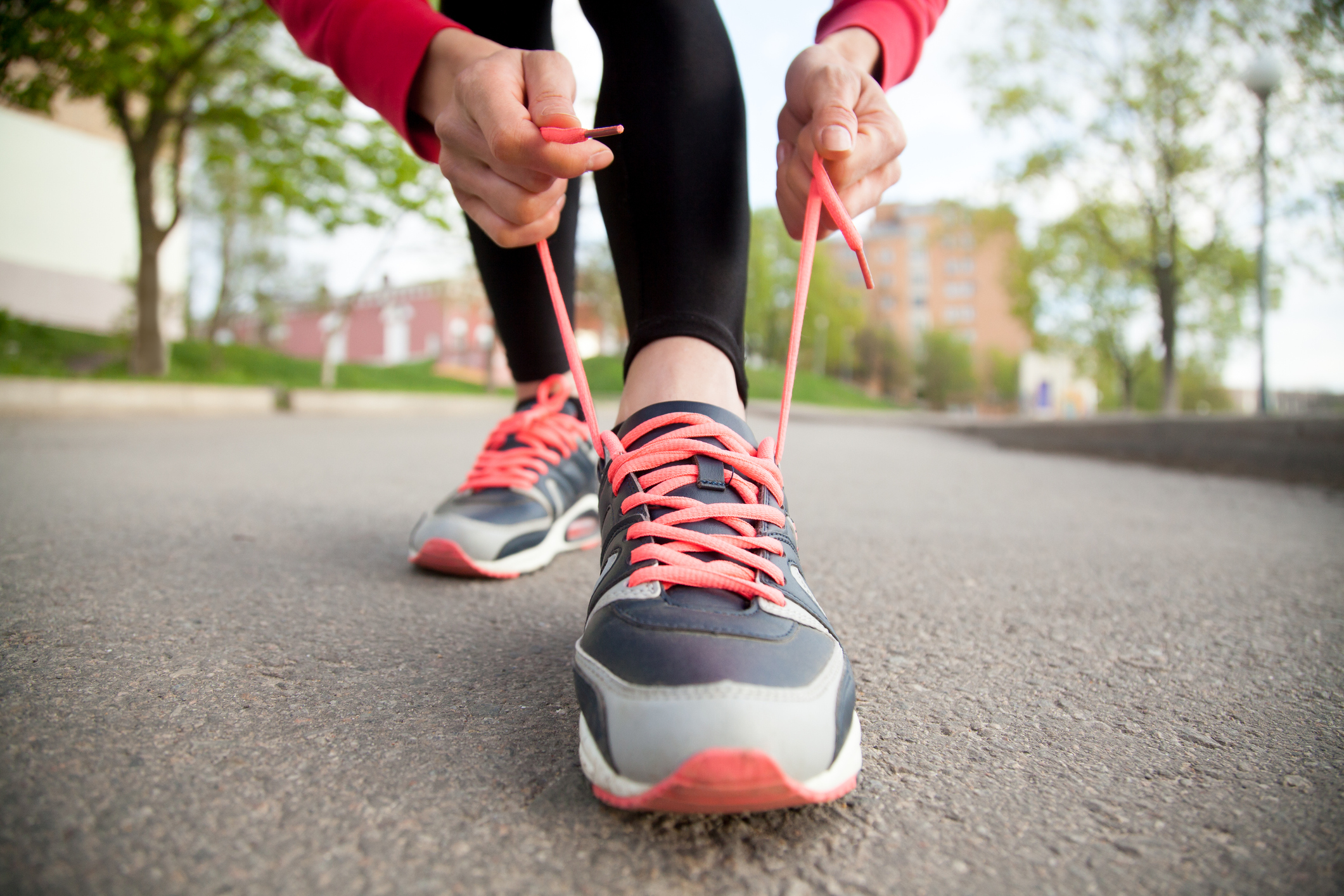 5 additional benefits of walking when you do it backwards