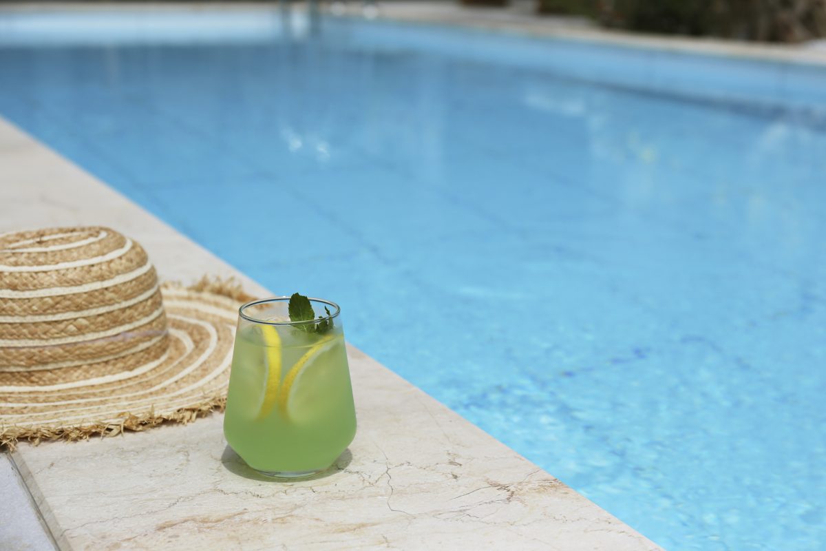 Popular poolside beverage poses summer rash risk