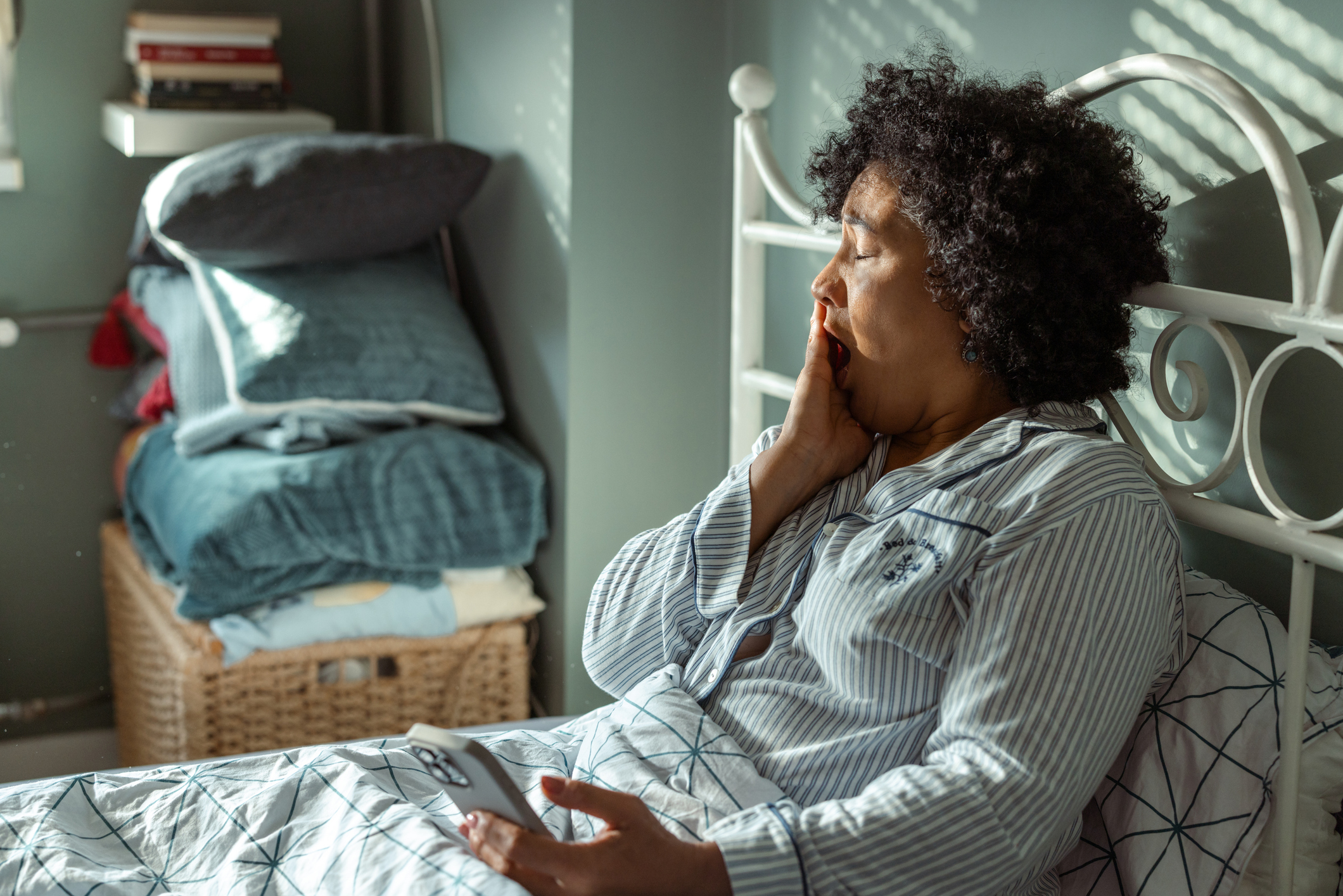 The thyroid-sleep apnea link stealing your deep sleep